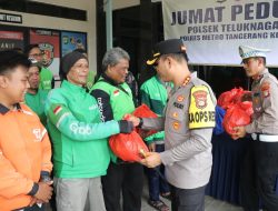 Kapolres Metro Tangerang Kota Gelar Jum’at Peduli Bersama Ojol di Teluknaga