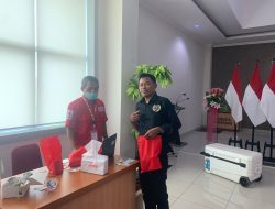 Ketua Pokja Wartawan Gunung Kaler Alex Donor Darah Bersama Polri