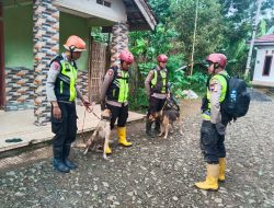 Unit K9 Polda Jateng Berhasil Deteksi Tiga Titik Jejak Korban di Lokasi Bencana Pandanarum