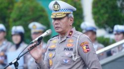 Dirkamsel Korlantas Polri Brigjen Pol Prianto Pimpin Apel Pagi dan Beri Penghargaan kepada Personel Purnatugas