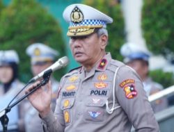 Dirkamsel Korlantas Polri Brigjen Pol Prianto Pimpin Apel Pagi dan Beri Penghargaan kepada Personel Purnatugas