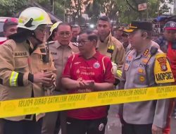 Gubernur DKI Jakarta Pramono Anung Tinjau Lokasi Kebakaran Gedung Terra Drone Kemayoran