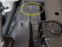 Banyak yang Belum Tahu Fungsi Tersembunyi Bulatan di Rangka Mobil