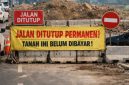 Foto ilustrasi penutupan jalan tanggul timur kapuk oleh warga