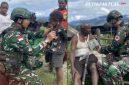 Foto istimewa Personel Satgas Pamtas RI–PNG Yonif 136/Tuah Sakti memberikan pelayanan kesehatan gratis kepada warga di Desa Ukuneri, Kabupaten Puncak Jaya, Papua Tengah