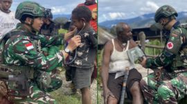 Foto istimewa Personel Satgas Pamtas RI–PNG Yonif 136/Tuah Sakti memberikan pelayanan kesehatan gratis kepada warga di Desa Ukuneri, Kabupaten Puncak Jaya, Papua Tengah