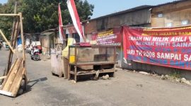 Foto Jalan Tanggul Timur yang ditutup keluarga ahli waris (kbr)
