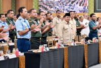 Presiden Prabowo Subianto memberikan taklimat kepada 1.500 Komandan Satuan TNI di Universitas Pertahanan, Bogor (Foto: Biro Pers Sekretariat Presiden)