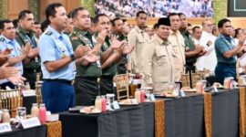 Presiden Prabowo Subianto memberikan taklimat kepada 1.500 Komandan Satuan TNI di Universitas Pertahanan, Bogor (Foto: Biro Pers Sekretariat Presiden)