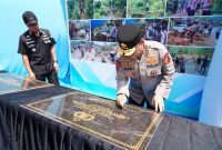 Wakapolri Komjen Pol. Dedi Prasetyo saat meresmikan 17 jembatan perintis di Sulawesi Tenggara (Dok.Polri)