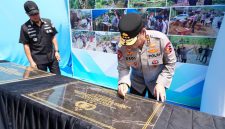 Wakapolri Komjen Pol. Dedi Prasetyo saat meresmikan 17 jembatan perintis di Sulawesi Tenggara (Dok.Polri)