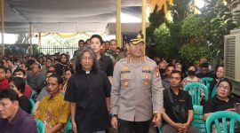 Foto Istimewa Kapolres Metro Tangerang Kota Kombes Pol. Dr. Raden Muhammad Jauhari saat meninjau pengamanan di Gereja Katolik Hati Santa Perawan Maria Tak Bernoda 