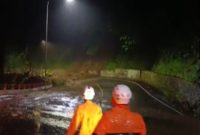 Foto tangkapan layar longsor dicadas pangeran