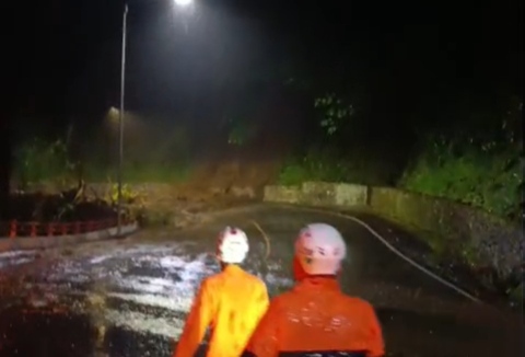 Foto tangkapan layar longsor dicadas pangeran