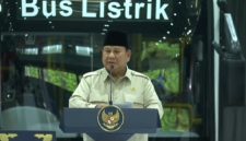 Foto Presiden Prabowo saat meresmikan pabrik perakitan kendaraan listrik di Magelang,(Dok.Istw)