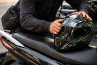 Foto ilustrasi pencurian helm (detikfaktual)