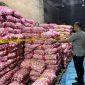 petugas kepolisian menyita total 23.146 kilogram atau 23,146 ton bawang dan cabai kering dari dua lokasi,(Dok.Humas Polri)