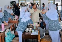 Foto Istimewa. Presiden Prabowo Subianto saat kunjungan ke SMAN 1 Cilacap 