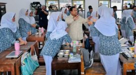 Foto Istimewa. Presiden Prabowo Subianto saat kunjungan ke SMAN 1 Cilacap 