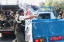Petugas Gabungan Gelar Operasi Bulan Tertib Trotoar di Kebon Jeruk Jakarta Barat 
