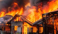 Rumah Warga Cengkareng Timur Ludes Dilalap si Jago Merah, Lima unit Mobil Pemadam di Kerahkan