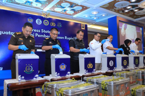 Pemusnahan uang palsu