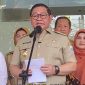 Gubernur DKI Jakarta Pramono Anung saat meresmikan sekaligus meninjau gedung baru Puskesmas Pembantu (Pustu) Meruya Selatan II di Kecamatan Kembangan, Jakarta Barat