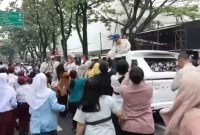 Foto Istimewa Presiden Prabowo Disambut Antusias Warga Saat Kunjungan Kerja di Bandung