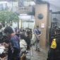 Foto Istimewa personel Brimob jaga ketat penggerebekan Judol di Perkantoran Hayam Wuruk 