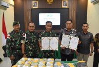 Satgas Pengamanan Perbatasan (Pamtas) RI–Malaysia Yonarhanud 1/PBC/1 Kostrad kembali mencatatkan keberhasilan dalam menjaga wilayah perbatasan negara. Sebanyak 21,4 kilogram narkotika jenis sabu berhasil diamankan dalam operasi pengawasan di kawasan Entikong, Kabupaten Sanggau, Kalimantan Barat.