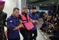 Jaksa Agung Muda Bidang Tindak Pidana Khusus (JAM Pidsus) menetapkan dan menahan seorang tersangka berinisial GHS yang merupakan pihak swasta dalam perkara dugaan tindak pidana korupsi tata kelola MBG 