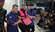 Jaksa Agung Muda Bidang Tindak Pidana Khusus (JAM Pidsus) menetapkan dan menahan seorang tersangka berinisial GHS yang merupakan pihak swasta dalam perkara dugaan tindak pidana korupsi tata kelola MBG 