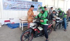 Haji Robert Kembali Berbagi kasih, Bagikan Sembako kepada 500 Pengemudi Ojol di Penjaringan