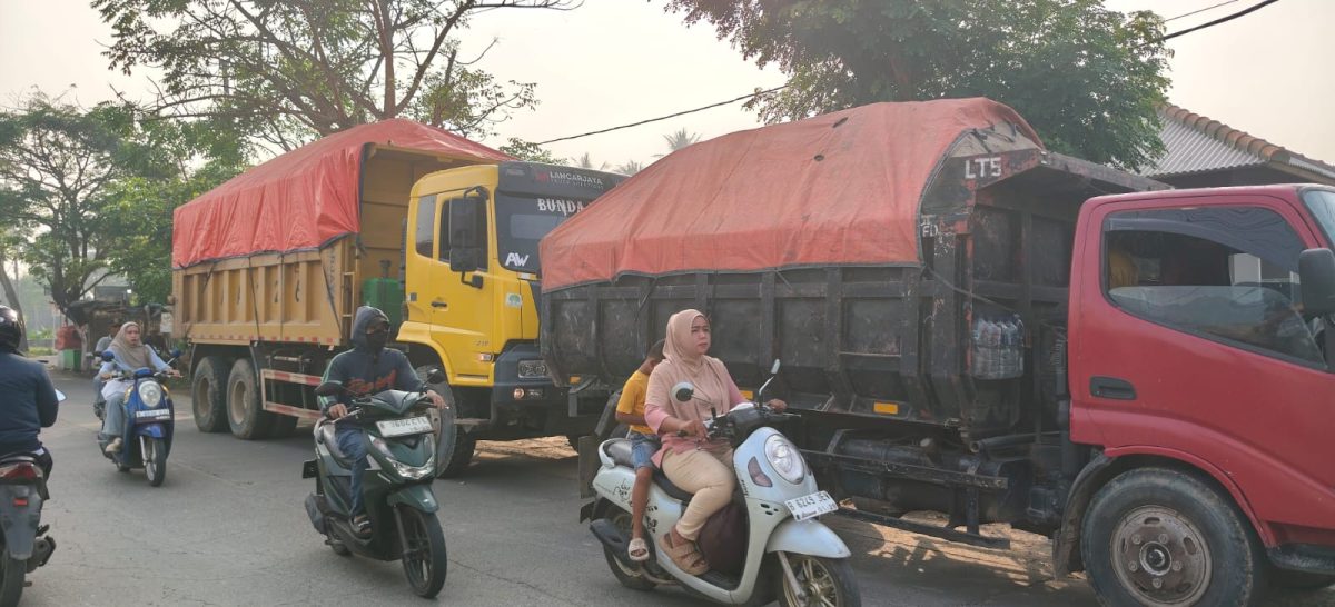Truk beraktivitas diluar jam operasional 