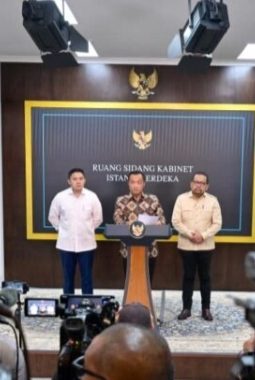 Prabowo Ganti Pimpinan BGN, Program Makan Bergizi Gratis Dipastikan Tetap Berjalan