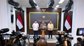 Foto Istimewa Menteri Sekretaris Negara Prasetyo Hadi didampingi Sekretaris Kabinet Teddy Indra Wijaya dan Kepala Badan Komunikasi Pemerintah Muhammad Qodari memberikan keterangan pers di Ruang Sidang Kabinet, Kompleks Istana Kepresidenan Jakarta