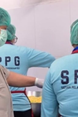 Tinjau SPPG Palmerah, Prabowo Pastikan Rantai Pemenuhan Gizi Berjalan Optimal