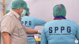 Presiden Prabowo Subianto meninjau langsung Satuan Pelayanan Pemenuhan Gizi (SPPG) di Palmerah, Jakarta, pada Selasa, 2 Juni 2026.

(Foto: BPMI Setpres/Rusman)