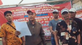 Ahli waris menilai surat peringatan itu tidak berdasar karena mereka mengklaim menempati lahan yang merupakan hak waris keluarga. Mereka juga menyebut persoalan ganti rugi lahan hingga saat ini belum pernah diselesaikan oleh Pemerintah Provinsi DKI Jakarta