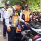 Dishub Jakarta Barat bersama aparat gabungan TNI, Polri, Satpol PP, dan Suku Dinas Sosial menggelar operasi penertiban parkir liar di wilayah Kalideres, Jakarta Barat