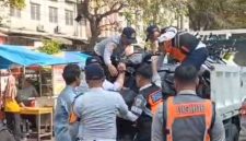 Dishub Jakarta Barat bersama instansi terkait menggelar operasi parkir liar di kawasan City Park Cengkareng, Jakarta Barat (Dok.Dishub DKI Jakarta)