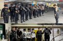 Satbrimob Polda Metro Jaya bersama Tim Perintis Presisi Polres Metro Jakarta Timur membubarkan aksi tawuran yang terjadi di kawasan Jalan Raya Bogor, Kramat Jati, Jakarta Timur