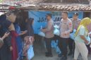 Polsek Pakuhaji menggelar kegiatan Jaga Jakarta On The Spot (Jaga Lingkungan, Jaga Warga) yang dirangkaikan dengan pembagian bantuan sosial kepada warga di Kampung Laksana Timur RT 03/06, Desa Kiarapayung, Kecamatan Pakuhaji, Kabupaten Tangerang, Senin (8/6/2026)