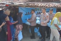 Polsek Pakuhaji menggelar kegiatan Jaga Jakarta On The Spot (Jaga Lingkungan, Jaga Warga) yang dirangkaikan dengan pembagian bantuan sosial kepada warga di Kampung Laksana Timur RT 03/06, Desa Kiarapayung, Kecamatan Pakuhaji, Kabupaten Tangerang, Senin (8/6/2026)