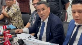 Hotman Paris Hutapea dalam merespons pertanyaan wartawan sangat tidak profesional dan merendahkan profesi wartawan yang sedang bekerja menjalankan amanat UU Pers Nomor 40 Tahun 1999 (Foto.Istimewa)