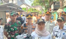 Demi Kembalikan Fungsi Fasos-Fasum, Tujuh Bangunan Liar di Kampung Bali Ditertibkan