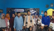 Media siber ifakta.co kembali menunjukkan kepeduliannya kepada masyarakat dengan menggelar santunan bagi anak yatim dan kaum jompo di Majelis Ta'lim Al Barokah