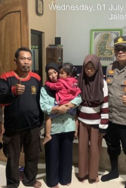 Respons Cepat Polsek Cipondoh Berhasil Pertemukan Anak yang Terpisah dari Keluarganya