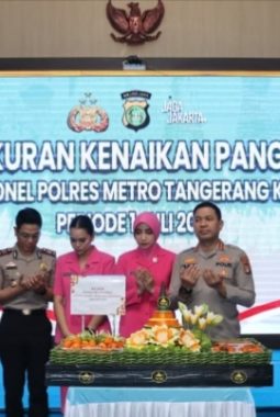 100 Personel Polres Metro Tangerang Kota Naik Pangkat, Kapolres Tekankan Profesionalisme