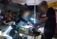 Foto Aktivitas penjualan rokok ilegal dikawasan kapuk, Cengkareng Jakarta Barat 